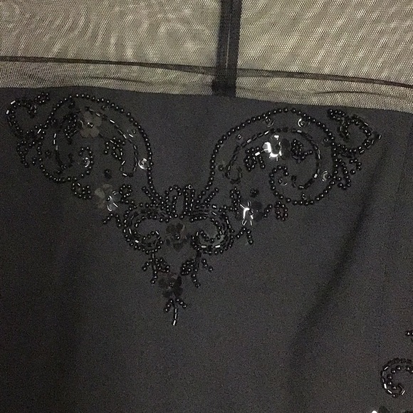 Maggie London Dress size 8P - Picture 7 of 11